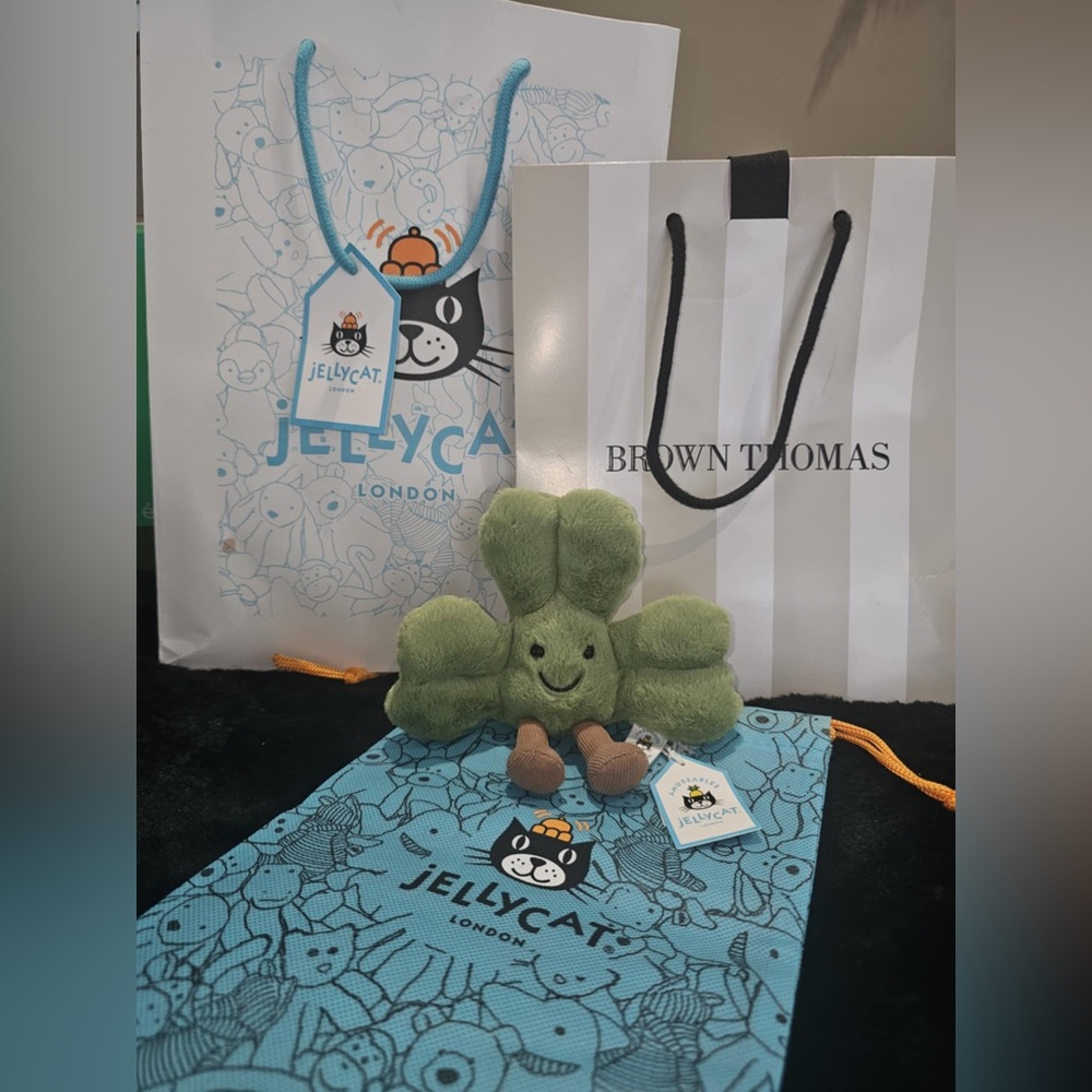 NWT Jellycat Siofra Shamrock - IRELAND EXCLUSIVE!!! VHTF comes with shopping bag